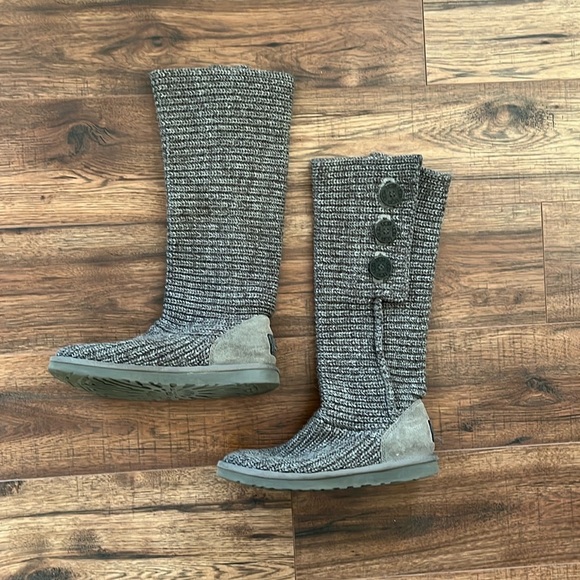 Classic Cardy Uggs - Picture 3 of 6